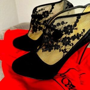 *SOLD*CHRISTIAN LOUBOUTIN lace booties, size 38.5